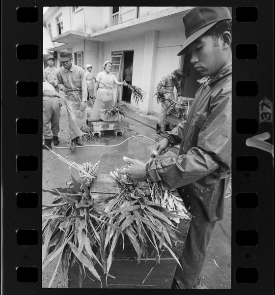 「生の証人たち 川上重治写真集」掲載 00005-00082-0035