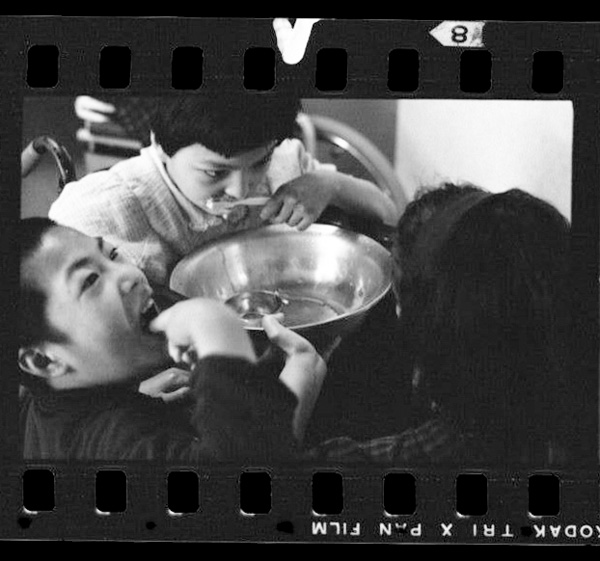 「生の証人たち 川上重治写真集」掲載 00005-00213-0015