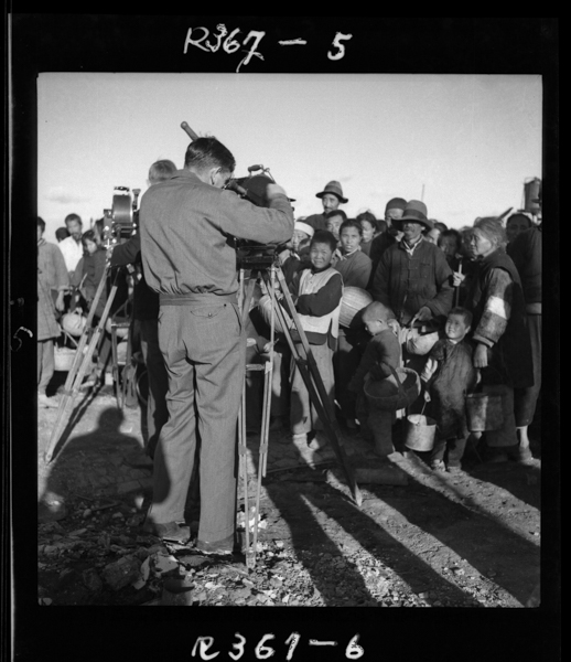 Nousonwoshuzaisurunyūsueigakameraman。