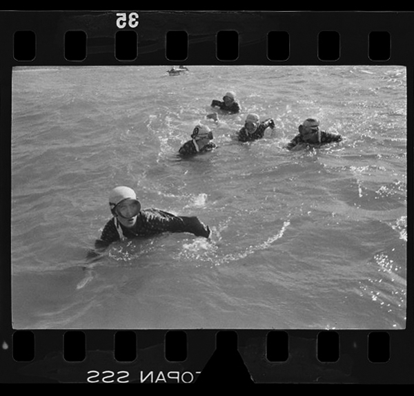 「海女 中村由信写真集」掲載 00010-00491-0034