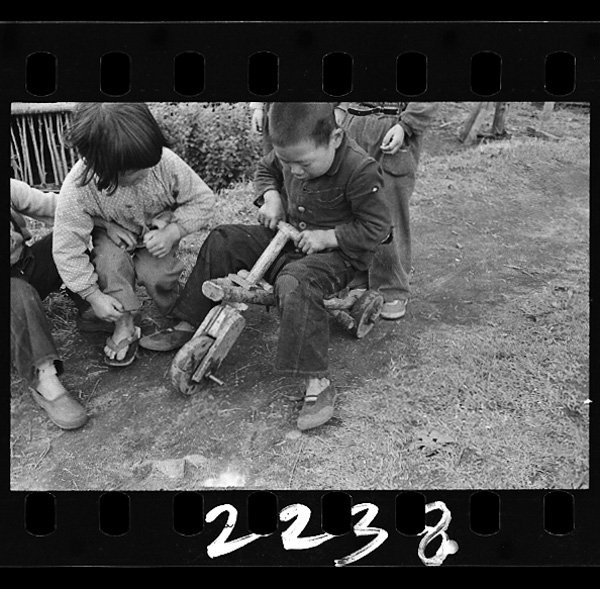 Chichioyagatsukuttekuretasanrinsha