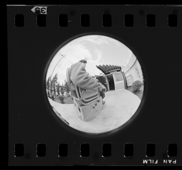 Shintaishougaishanorihabiritēshonshisetsutaiyounoienimiruningendougukei