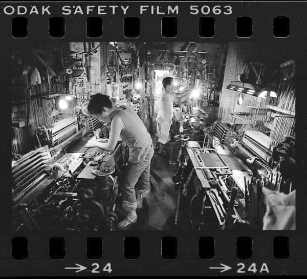 「写真集 西陣 美を織る暮らし」掲載 00021-02917-0023