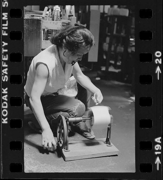 「写真集 西陣 美を織る暮らし」掲載 00021-02921-0019