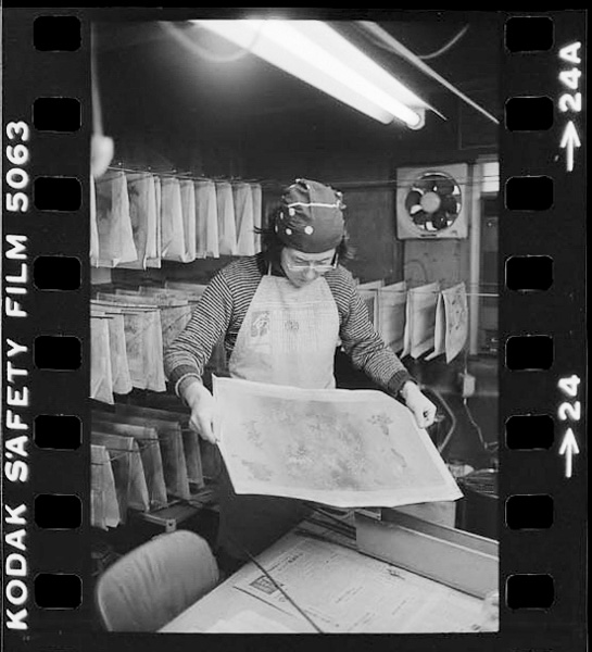 「写真集 西陣 美を織る暮らし」掲載 00021-02932-0024