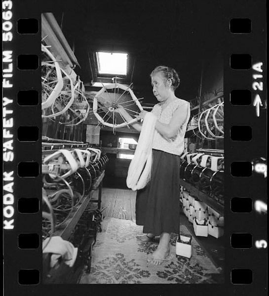 「写真集 西陣 美を織る暮らし」掲載 00021-02933-0026