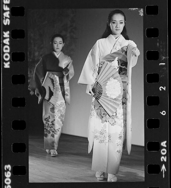 「写真集 西陣 美を織る暮らし」掲載 00021-02959-0026