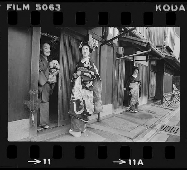 「写真集 西陣 美を織る暮らし」掲載 00021-02987-0010