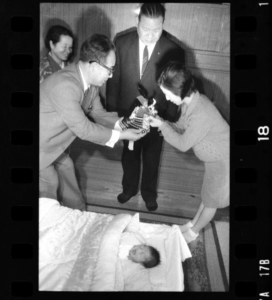 「横浜・あのころ 飛鳥田市長」掲載 00026-00591-0012