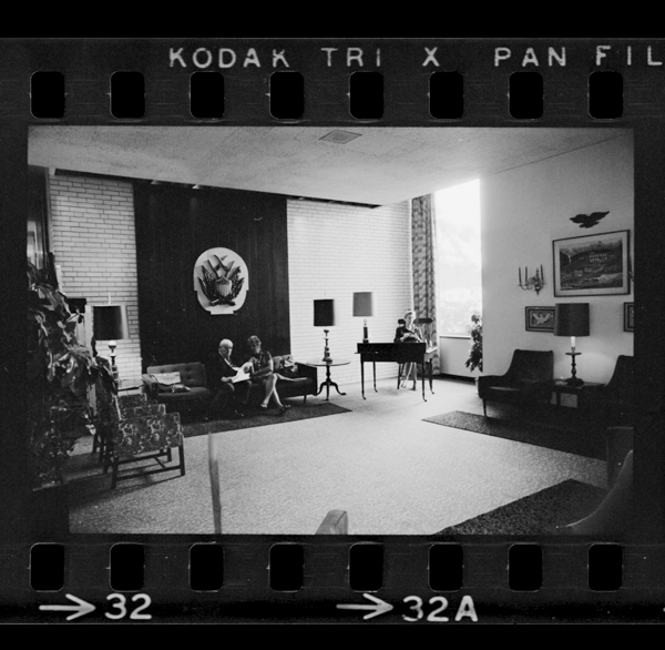 「Maybe」掲載 00032-00012-0002