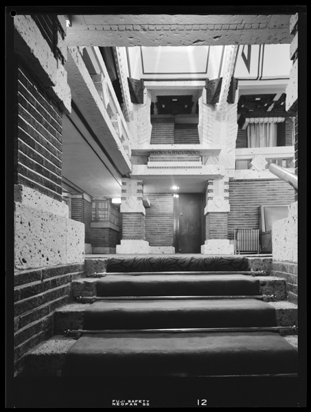 Chuuouenkaitou1kaiyoripuromunādohenokaidan