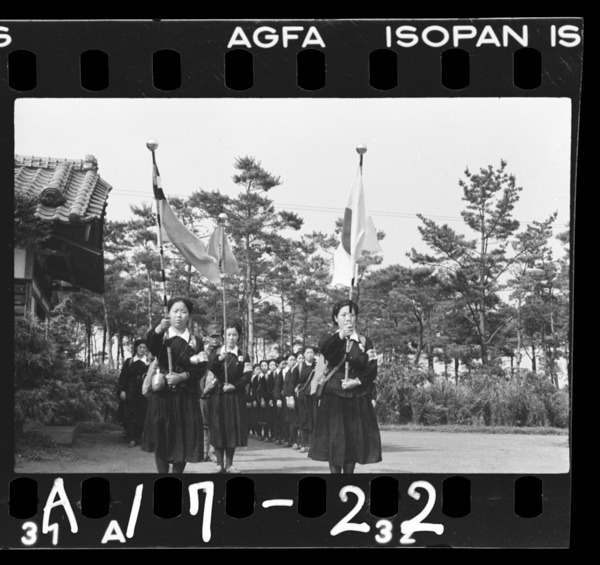 Manshuuniwatarumusumetachi