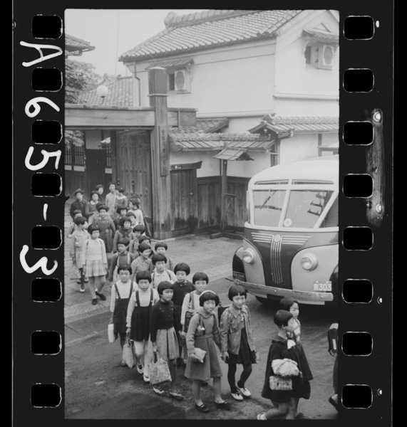 Chiisanaohyakushouhabasuninotte