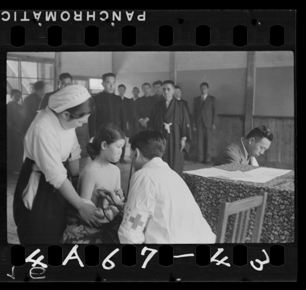 皇恩津々浦々に洽し 侍従を全国に御差遣あらせらる