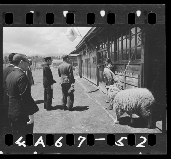 皇恩津々浦々に洽し 侍従を全国に御差遣あらせらる