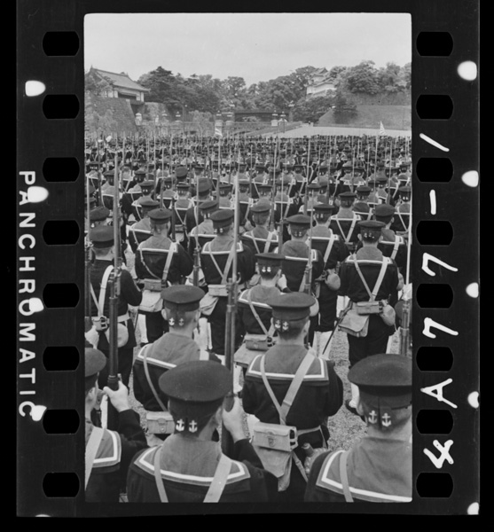 Daigoryouwoshashitatematsuru kaigunrikusentai gogatsunijuunananichi kaigunkinenbi