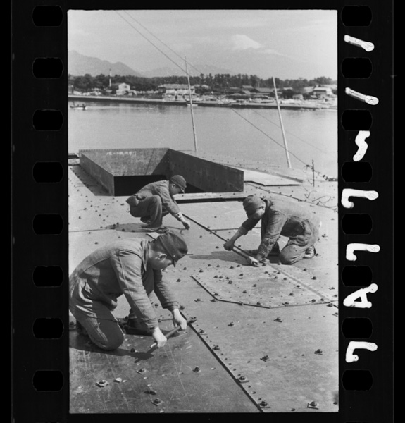 Ayamattashounennitatakaunihonjinnojikakutoshigotowo