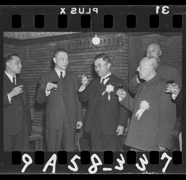 Ajiajuuokunosenryokukesshuu daitouakaigihiraku