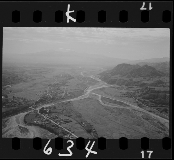 Gokanyorikaryuuwomiru.migikaraakatanigawagagouryuushi,zenpouniakagisan(okkai,shima)