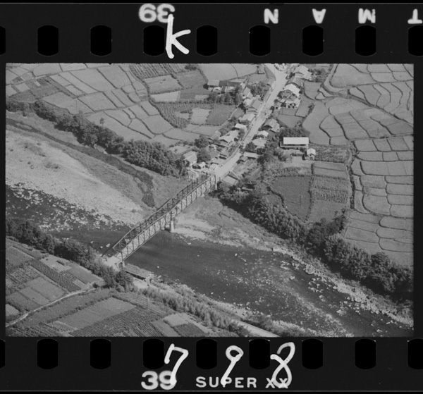 沼田市南方戸鹿野,利根川を渡る鷺石橋(沼田)