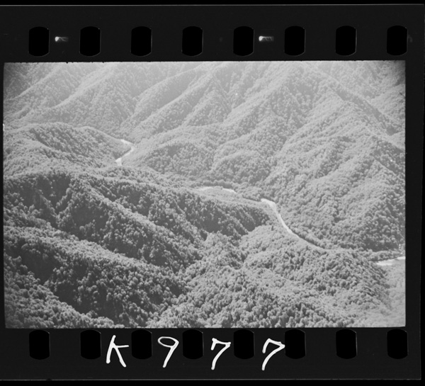 「岩波写真文庫 136 利根川 ー空からみたー」掲載 00069-00028-0030