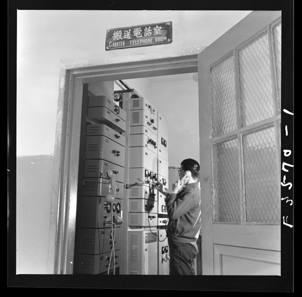 Sonomiminoyakumewosurudenwa3ha,hansousouchitonatteirukara,kouatsunodenryuutotomoni,denwayounodenkinonamimosoudensenwotootteenkakunochinitsutaerareteiku