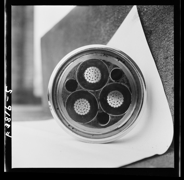 6万V3芯油入ケーブル