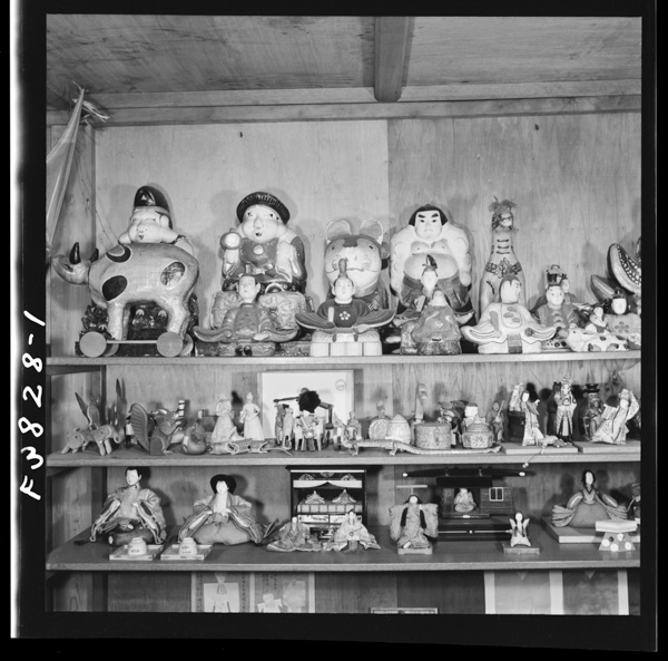 「岩波写真文庫 96 日本の人形」掲載 00069-00894-0001