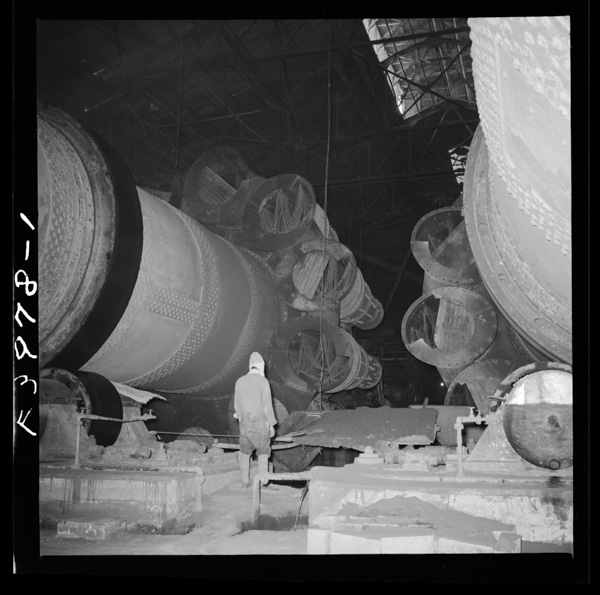 6 hakoujounonaibu.kyodainakaitenrogaotowotatetemawaru