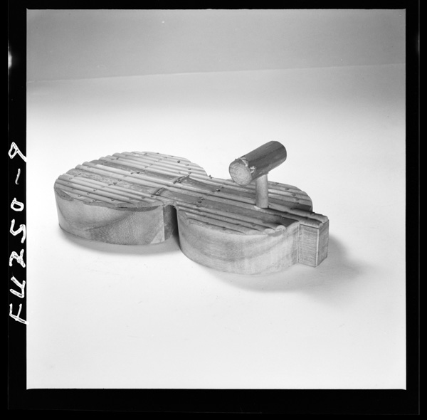 Yubimatanoriyoukeishiki niwageta toukyoutotaitoukushichikenchou