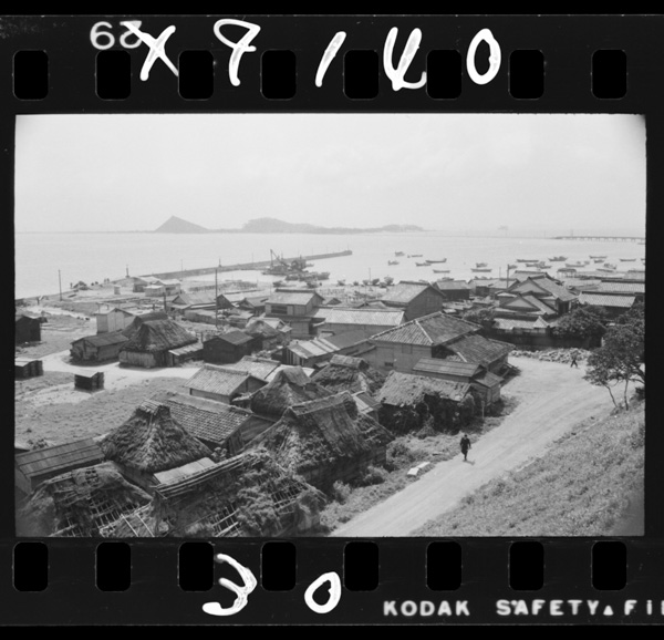 Shikanoshimahauminonakamichinosentanniarugyoson.isekigaooi