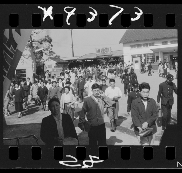 Tsuukinshayasakananogyoushounindenigiwauasanosakaiminatoeki