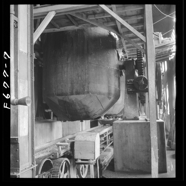 大豆の処理 圧力をかけた蒸釜で,2時間くらいむす