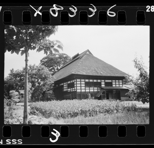 かやぶきの旧家.尾上町で