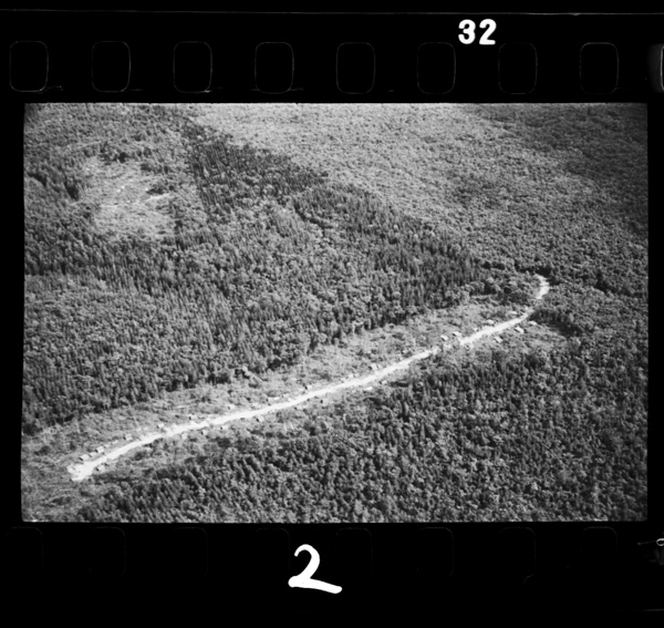 Bassainogenba.shiroimichiwotorakkugahaittekuru