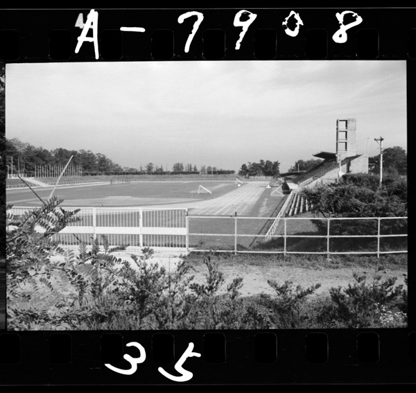 綜合グラウンド.氷を張ってスケート大会も行われる