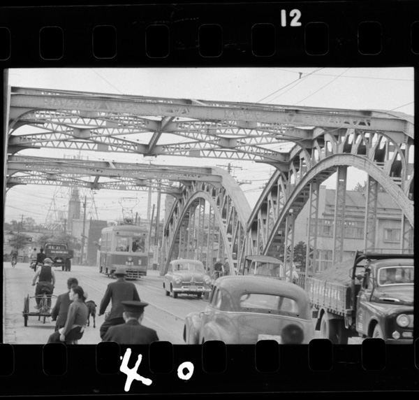 豊平橋.交通量が多い