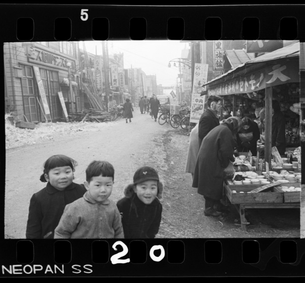 Kegawanomimiwawoshitahitomomikakeru