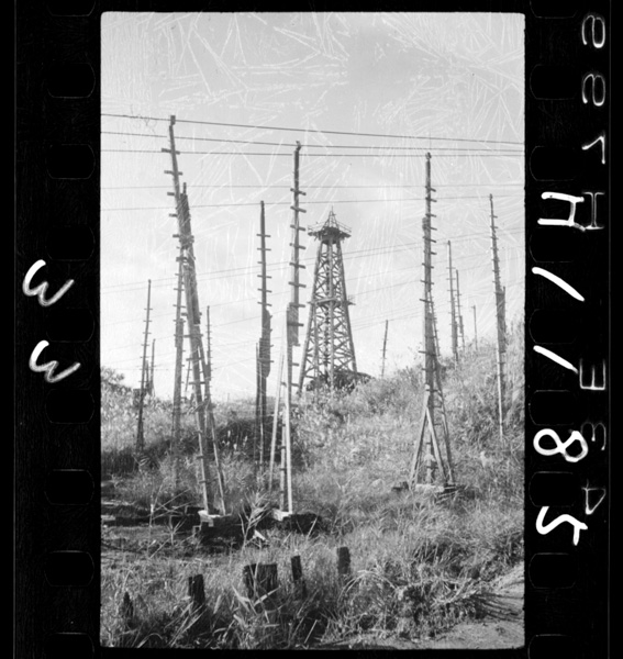 採油 4は,ポンプ採油井に,動力を傳える鋼索