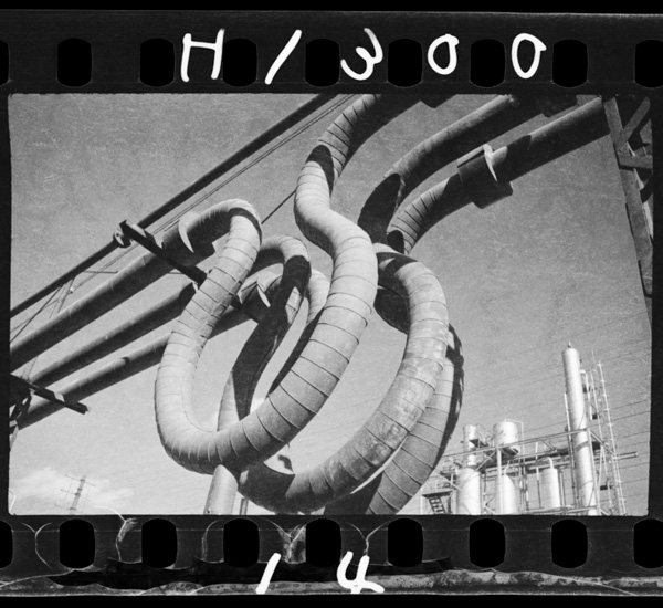 Sekiyukoujounosuchīmu paipu,bouchounoeikyouwosakerutame,tokorodokoroniwakatawotsukuru