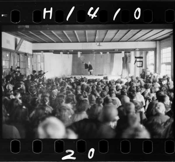 Taisainohinishanowakamonogaengeikaiwoshusaisuru