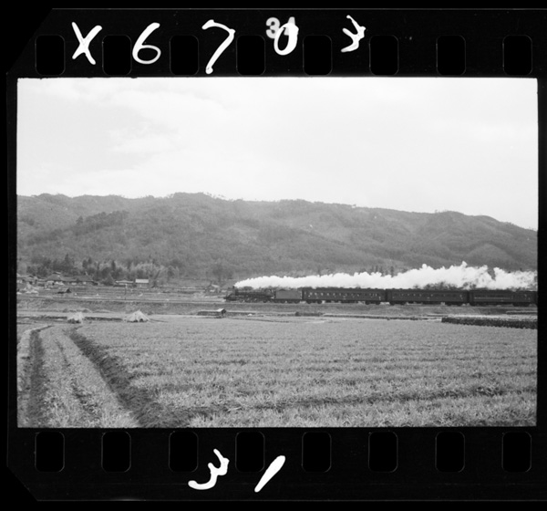 Yoshidaguchifukinwohashirugeibisen