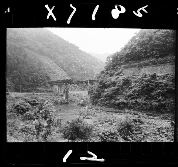 Takayamasenhamiyagawanokeikokunisottetoyamakenhenukeru