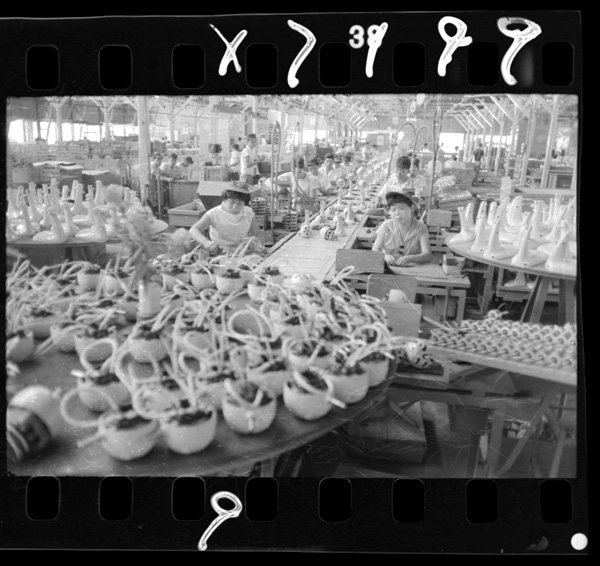 中津川市の電気器具工場