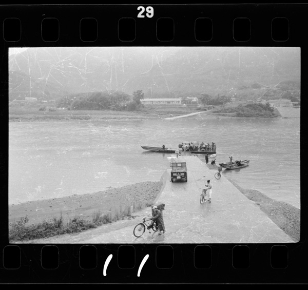 Hirumanowatashi.yoshinogawanochuu jouryuuhawatashigaooi