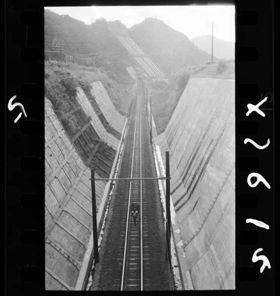 Yamanashikennokougyouhattennihachuuousennoyusouryokukyoukagakyuumuda.shikashiasakawa~koufukannofukusenkaha,tonnerutokiriwarigatsuzukunodekonnangayosousareru