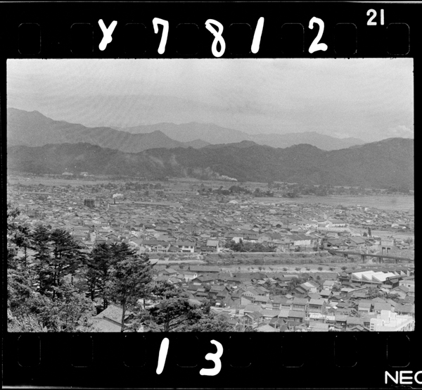 Fukuishi.asuwagawagashinochuuouwonagareru.harukanihakusan