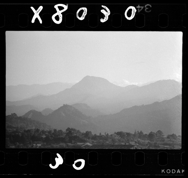 糸魚川市街から東北方の山々をみる