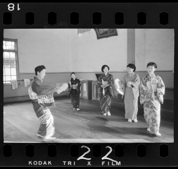 寮では日本舞踊のおけいこもある