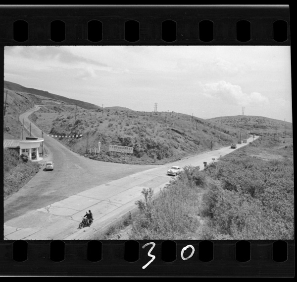 Dai1goukokudoukaraatamiyukijidoushasenyoudourohenoiriguchi